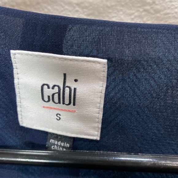 CAbi #3274 XS Pacific Blue Foulard Diamond Layered Cap Sleeve Print Blouse - Picture 3 of 6